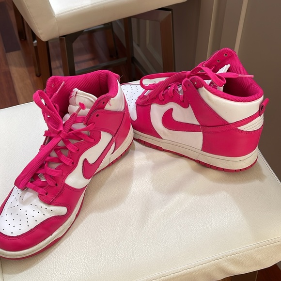 Nike Shoes - Nike Jordan One Mid
